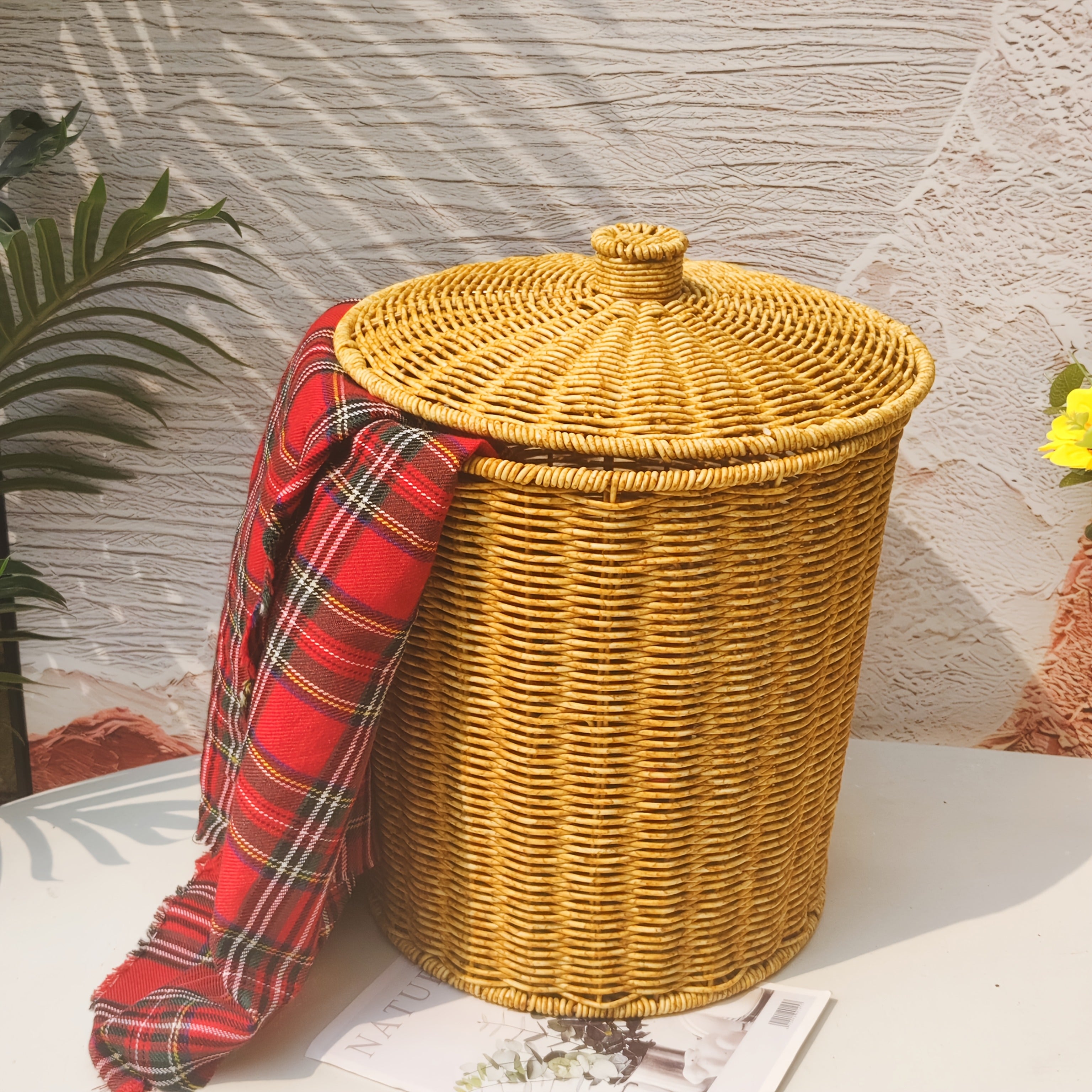 Creative bucket type covered storage basket, office and household garbage bin, hand woven, large capacity, Shelf Baskets
